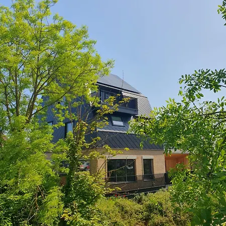 Julie's Aan Zee - Jaaz *